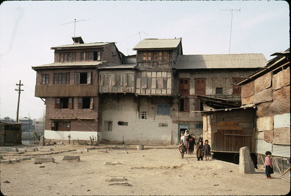 Traditional Kashmiri papier-mâché craft