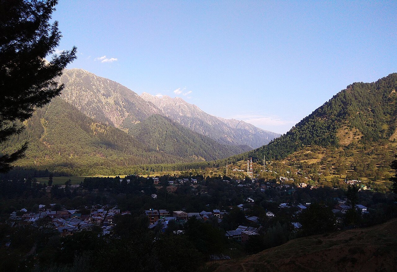 Family Paradise Tour — 5 Nights / 6 Days Kashmir tour package