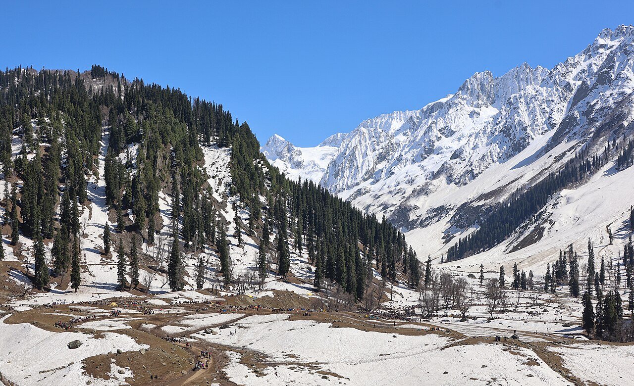 Luxury Kashmir Retreat — 6 Nights / 7 Days Kashmir tour package